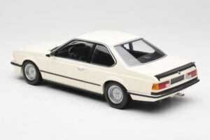 BMW 635 CSi E24 Blanco Minichamps 1:18 155028102 Metal - imagen 5 de 6