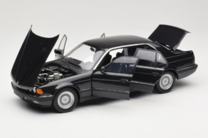BMW 730i E32 Black Metallic Minichamps 1:18 100023002 Metal - imagen 2 de 8