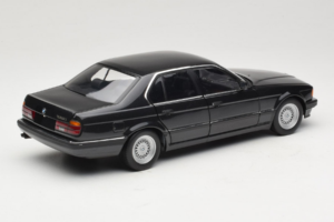 BMW 730i E32 Black Metallic Minichamps 1:18 100023002 Metal - imagen 3 de 8