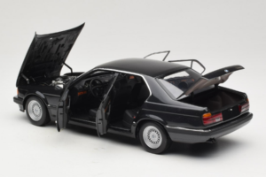 BMW 730i E32 Black Metallic Minichamps 1:18 100023002 Metal - imagen 5 de 8