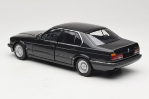 BMW 730i E32 Black Metallic Minichamps 1:18 100023002 Metal - imagen 7 de 8