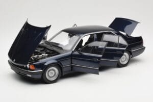 BMW 730i E32 Azul Metallic Minichamps 1:18 100023006 Metal - imagen 2 de 8