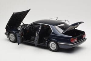 BMW 730i E32 Azul Metallic Minichamps 1:18 100023006 Metal - imagen 5 de 8