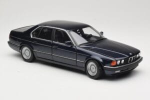 BMW 730i E32 Azul Metallic Minichamps 1:18 100023006 Metal - imagen 6 de 8