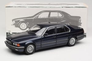 BMW 730i E32 Azul Metallic Minichamps 1:18 100023006 Metal - imagen 8 de 8