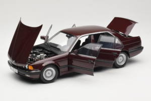 BMW 730i E32 Red Metallic Minichamps 1:18 100023001 Metal - imagen 2 de 8