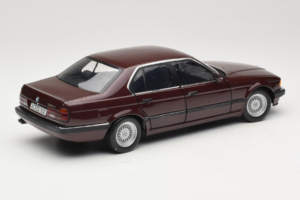 BMW 730i E32 Red Metallic Minichamps 1:18 100023001 Metal - imagen 3 de 8