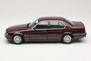 BMW 730i E32 Red Metallic Minichamps 1:18 100023001 Metal - imagen 4 de 8