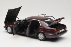 BMW 730i E32 Red Metallic Minichamps 1:18 100023001 Metal - imagen 5 de 8