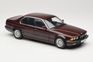 BMW 730i E32 Red Metallic Minichamps 1:18 100023001 Metal - imagen 6 de 8