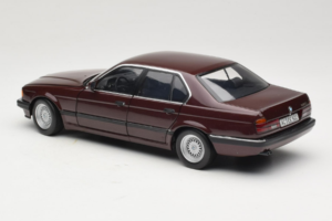 BMW 730i E32 Red Metallic Minichamps 1:18 100023001 Metal - imagen 7 de 8