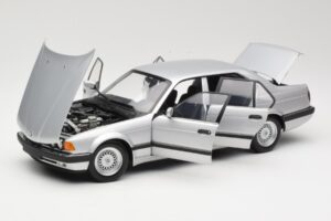 BMW 730i E32 Plata Minichamps 1:18 100023000 Metal - imagen 2 de 8