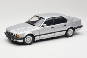 BMW 730i E32 Plata Minichamps 1:18 100023000 Metal