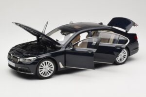 BMW 750Li F02 Imperial Blue Paragon 1:18 80432405586 Metal - imagen 2 de 8