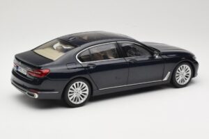 BMW 750Li F02 Imperial Blue Paragon 1:18 80432405586 Metal - imagen 3 de 8