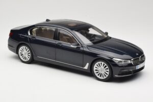 BMW 750Li F02 Imperial Blue Paragon 1:18 80432405586 Metal - imagen 6 de 8