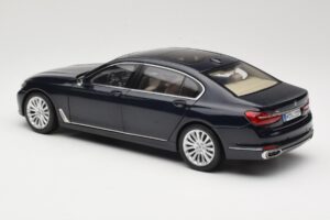 BMW 750Li F02 Imperial Blue Paragon 1:18 80432405586 Metal - imagen 7 de 8
