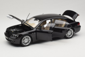 BMW 760Li E66 Individual Negro Kyosho 1:18 08573RB Metal - imagen 2 de 8