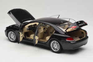BMW 760Li E66 Individual Negro Kyosho 1:18 08573RB Metal - imagen 5 de 8