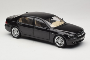 BMW 760Li E66 Individual Negro Kyosho 1:18 08573RB Metal - imagen 6 de 8