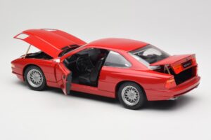 BMW 850Ci E31 Brilliant Red Revell 1:18 8827 Metal - imagen 5 de 8