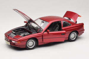 BMW 850i E31 Rojo Tchibo 1:18 36157 Metal - imagen 2 de 8