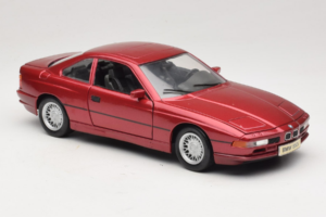 BMW 850i E31 Rojo Tchibo 1:18 36157 Metal - imagen 6 de 8