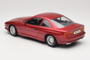 BMW 850i E31 Rojo Tchibo 1:18 36157 Metal - imagen 7 de 8