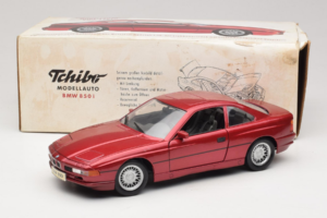 BMW 850i E31 Rojo Tchibo 1:18 36157 Metal - imagen 8 de 8