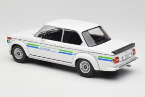 BMW Alpina 2002 E10 Turbo Blanco MCG 1:18 MCG18409-R Metal - imagen 5 de 6
