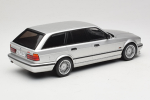 BMW Alpina B10 E34 4.6 Touring Plata MCG 1:18 MCG18332MCW Metal - imagen 2 de 6