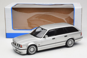 BMW Alpina B10 E34 4.6 Touring Plata MCG 1:18 MCG18332MCW Metal - imagen 6 de 6