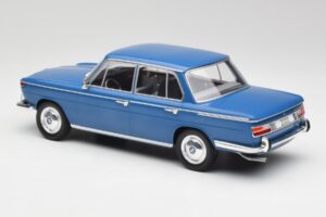 BMW 2000 Tilux E120 Caribe Azul MCG 1:18 MCG18291 Metal - imagen 5 de 6