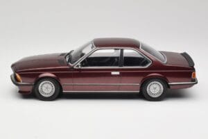 BMW 635 CSi E24 Karmesinrot Metallic Minichamps 1:18 155028105 Metal - imagen 3 de 6