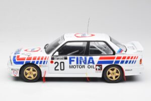 BMW E30 M3 #20 M. Duez / A. Lopes 1000 Lakes Rally 1989 IXO 1:18 18RMC132 Metal - imagen 3 de 6
