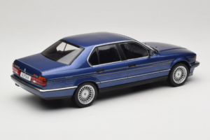 BMW Alpina B11 E32 3.5 Metallic Blue MCG 1:18 MCG18232 Metal - imagen 2 de 6