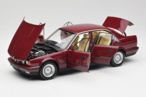 BMW 535i E34 Rojo Minichamps 1:18 100024002 Metal - imagen 2 de 8