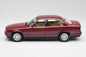BMW 535i E34 Rojo Minichamps 1:18 100024002 Metal - imagen 4 de 8