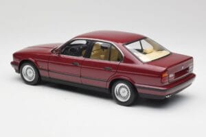 BMW 535i E34 Rojo Minichamps 1:18 100024002 Metal - imagen 7 de 8