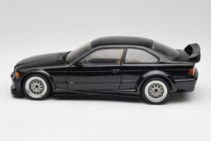 BMW E36 M3 GTR Street Cosmos Negro UT Models 1:18 20481 Metal - imagen 4 de 8