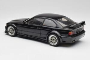 BMW E36 M3 GTR Street Cosmos Negro UT Models 1:18 20481 Metal - imagen 6 de 8