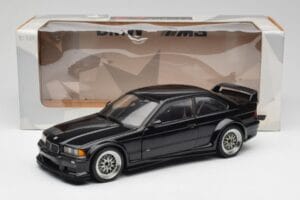 BMW E36 M3 GTR Street Cosmos Negro UT Models 1:18 20481 Metal - imagen 8 de 8
