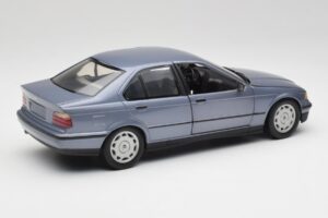 BMW 3-Series E36 Avus Azul UT Models 1:18 180023300 Metal - imagen 3 de 8
