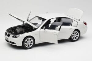 BMW E60 545i Alpine Blanco Kyosho 1:18 08591W Metal - imagen 2 de 8