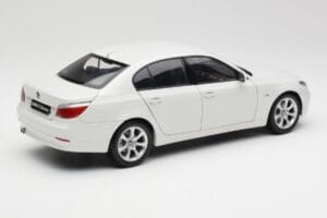 BMW E60 545i Alpine Blanco Kyosho 1:18 08591W Metal - imagen 3 de 8