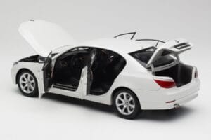 BMW E60 545i Alpine Blanco Kyosho 1:18 08591W Metal - imagen 5 de 8