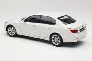 BMW E60 545i Alpine Blanco Kyosho 1:18 08591W Metal - imagen 7 de 8