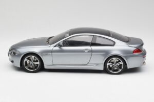 BMW M6 E63 Silver Gris Kyosho 1:18 08703GR Metal - imagen 4 de 8
