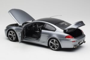 BMW M6 E63 Silver Gris Kyosho 1:18 08703GR Metal - imagen 5 de 8