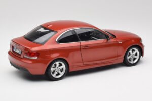 BMW 1 E82 Coupe Naranja Kyosho 1:18 80430427064 Metal - imagen 3 de 8
